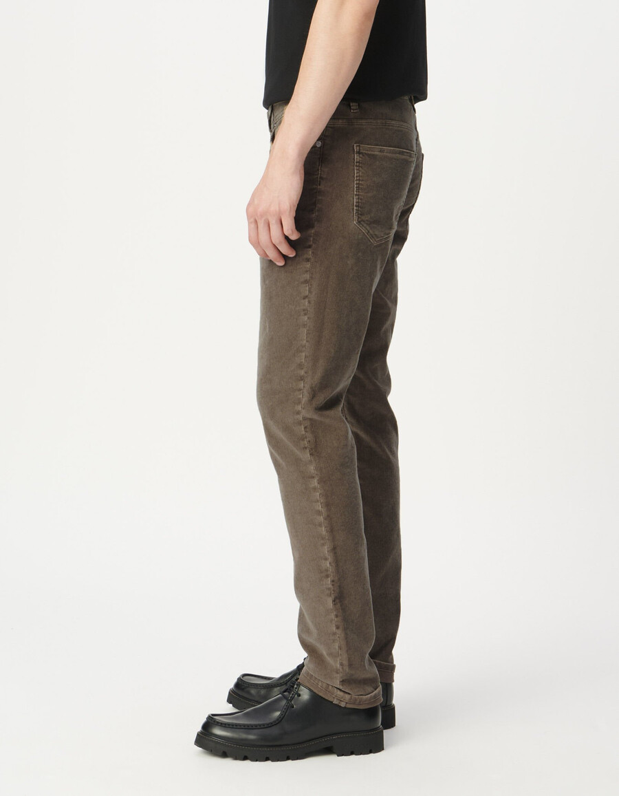 beige herren-cordhose schmal geschnitten