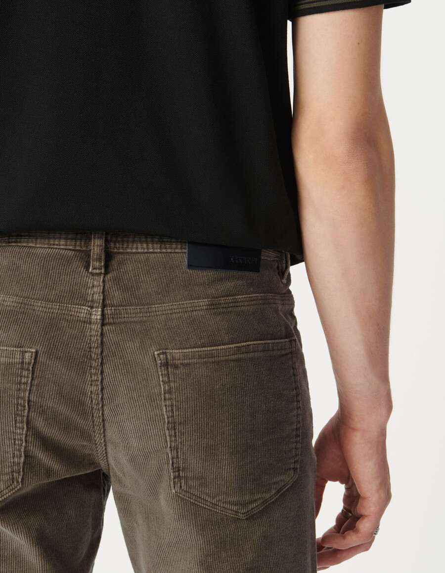 beige herren-cordhose schmal geschnitten