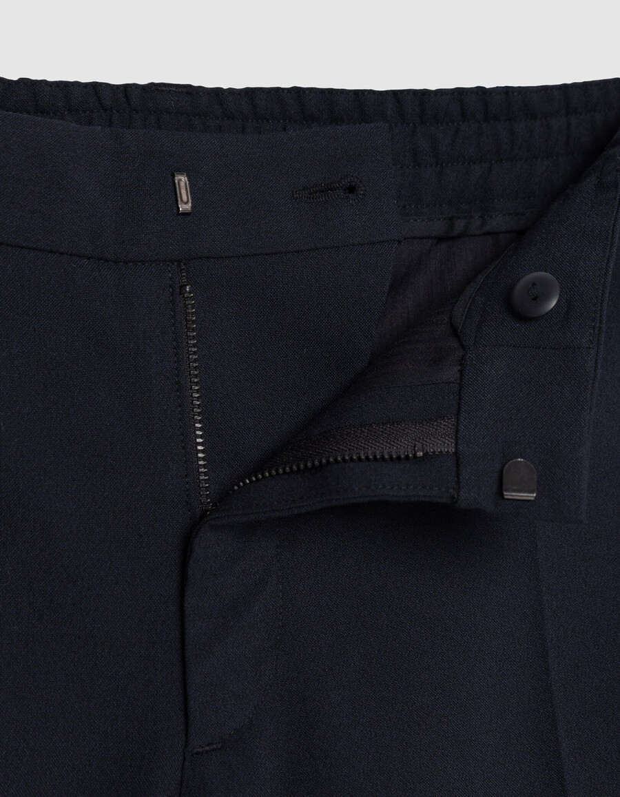 herren-jogginghose in schmaler passform marineblau mit elastischem bund